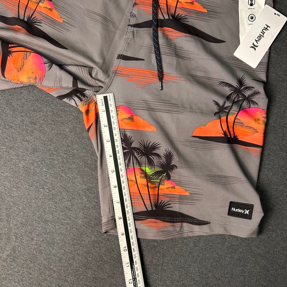 Hurley Phantom Men Board Shorts Size 30 Tropical Palm Tree Sunset 20 in long NWT - Picture 13 of 13